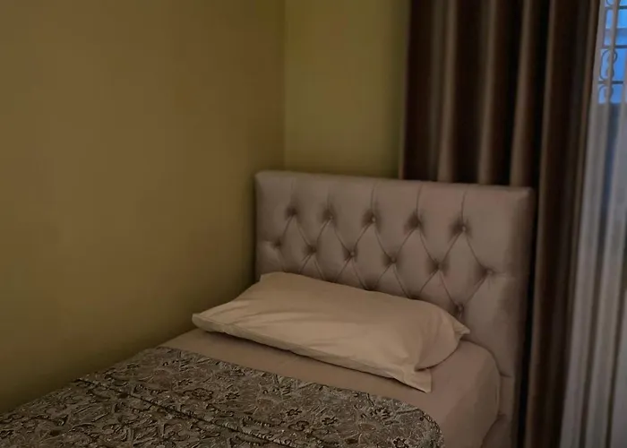 Cozy Near Center, Xhamlliku 公寓