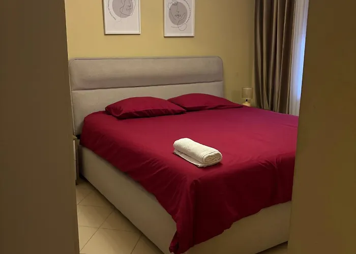 Cozy Near Center, Xhamlliku 公寓 地拉那