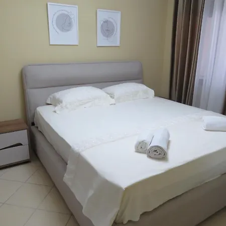 Cozy & Comfort Near Center, Xhamlliku شقة تيرانا