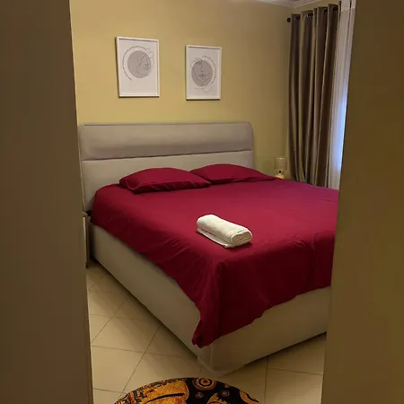 Cozy Near Center, Xhamlliku Apartment Tirana