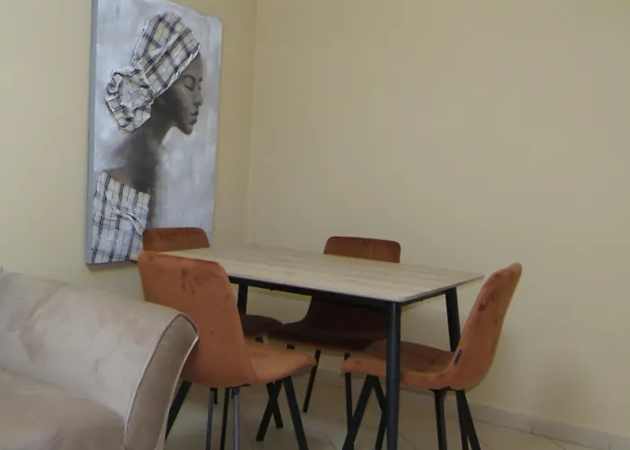 Cozy Near Center, Xhamlliku Apartment